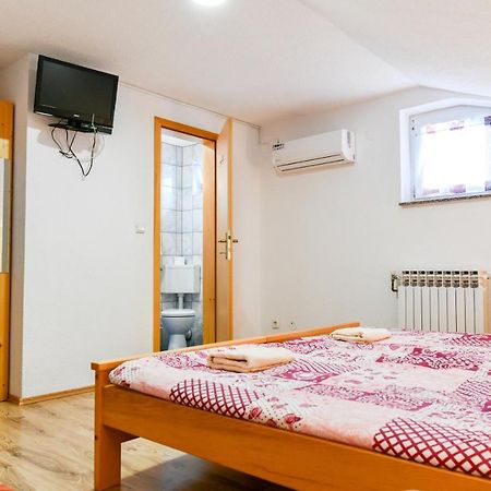 House Krizmanic Hotel Grabovac Kültér fotó
